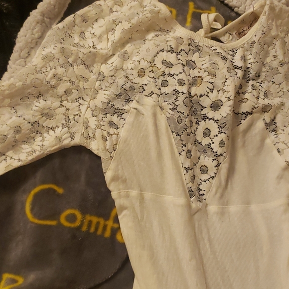 Final sale* for the love and lemons daisy body suit medium - Picture 8 of 8